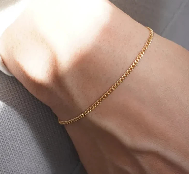 Alana Tiny Curb Chain Bracelet